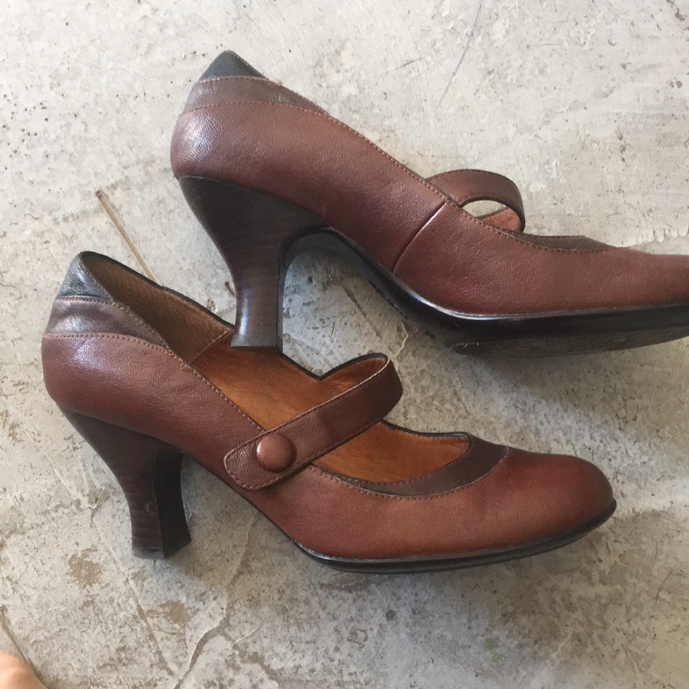 Sofft Miranda Mary Jane Buckle Strap Pumps